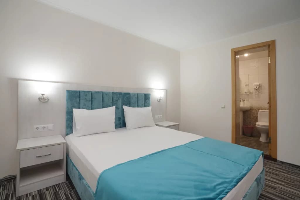 Комфорт с балконом. Отель "Центральный". Геленджик