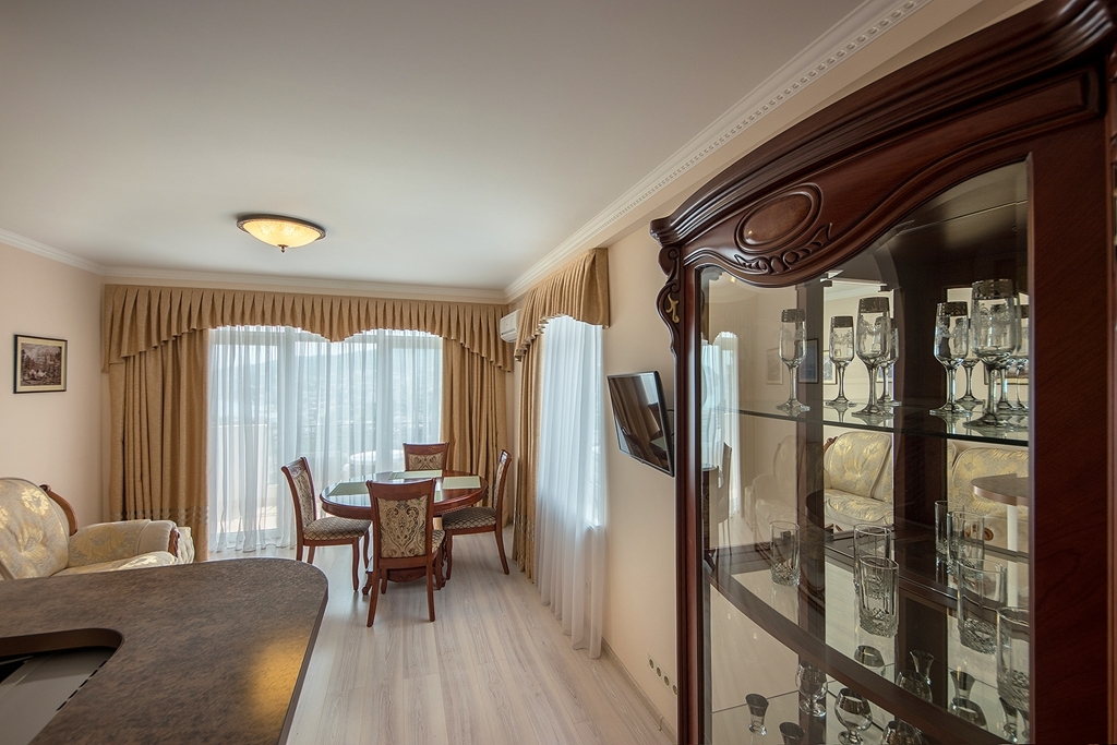 2-х комнатные апартаменты Люкс №13/2. Гостевой дом "Yellow Submarine". Массандра