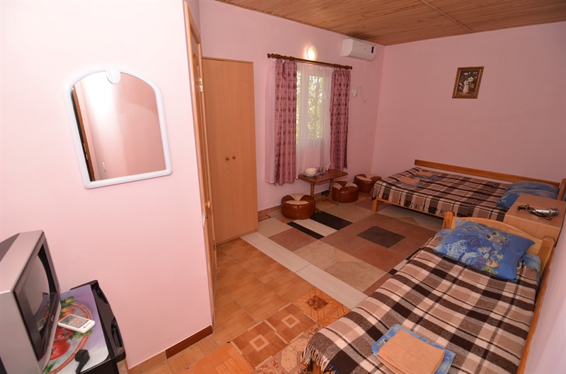 3-местный улучшенный. Гостевой дом «Белый». Саки