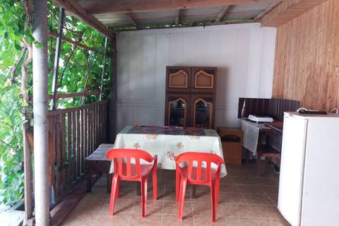 Два стандартных 4х местных с кухней на открытой террасе. Гостевой дом «Высотной 13». Голубицкая