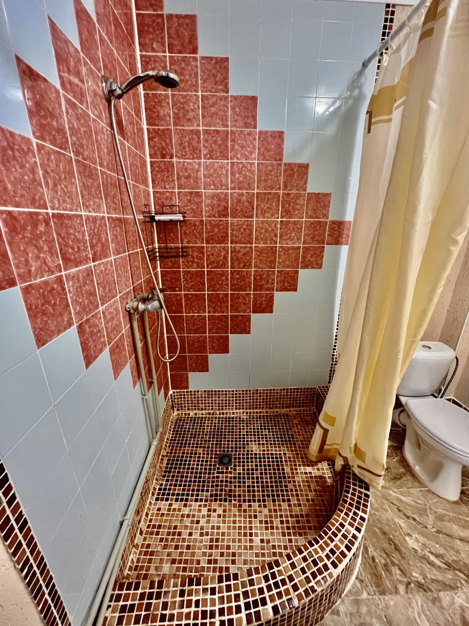 . Гостевой дом Леон. Вардане