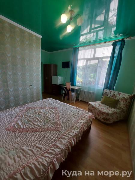 Стандартный двухместный номер с одной кроватью. Гостевой дом "Нур". Ольгинка Стандартный двухместный номер с одной кроватью. Гостевой дом "Нур". Ольгинка