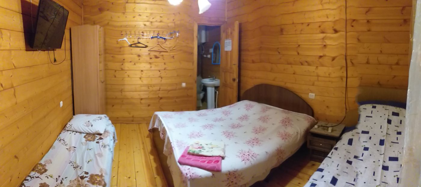 . Гостевой дом У Ирины. Пицунда