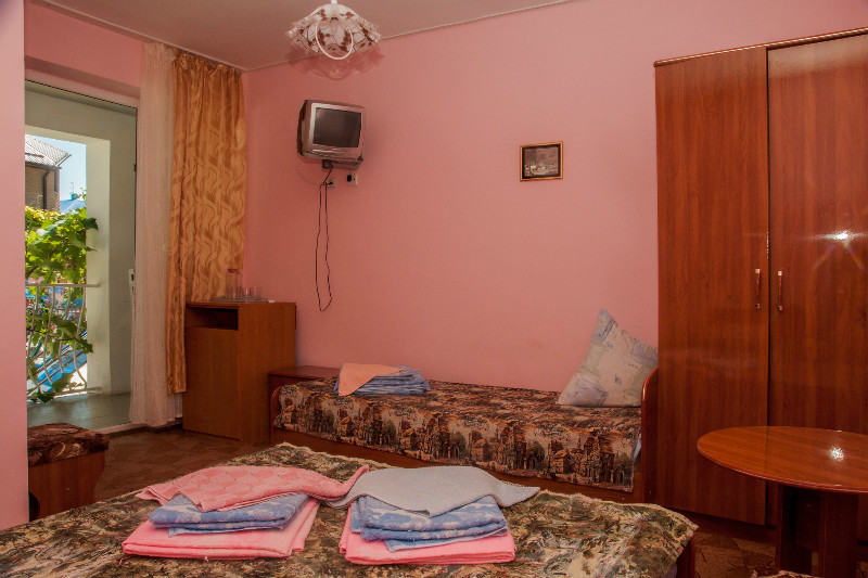 3-х местный номер корпус 2. Гостевой дом "Лидия" - Витязево. Витязево