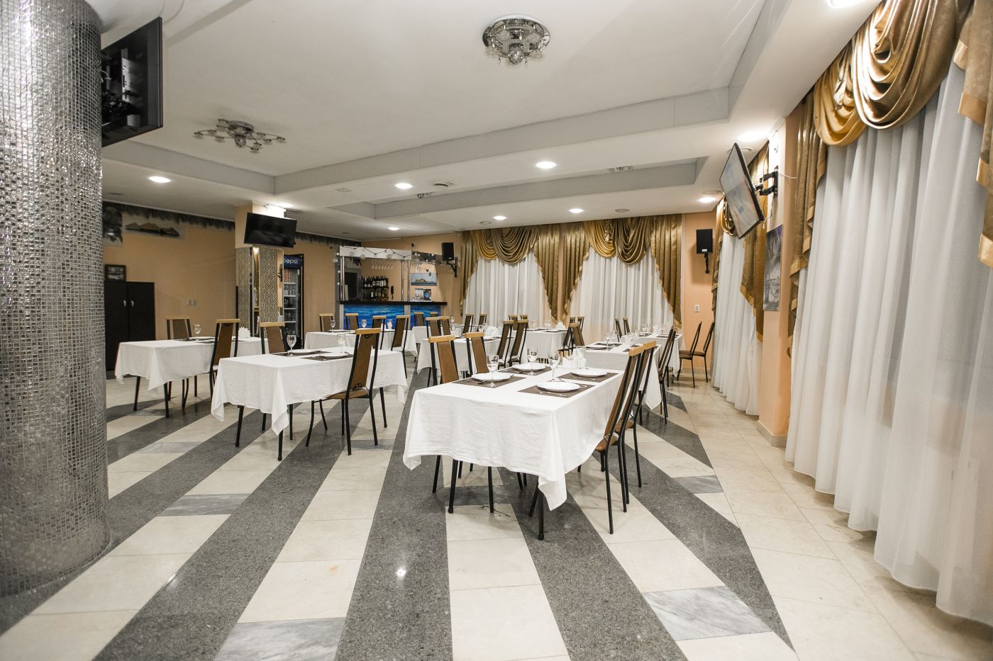 . Гостинично-оздоровительный комплекс «A-More Resort»   . Джубга