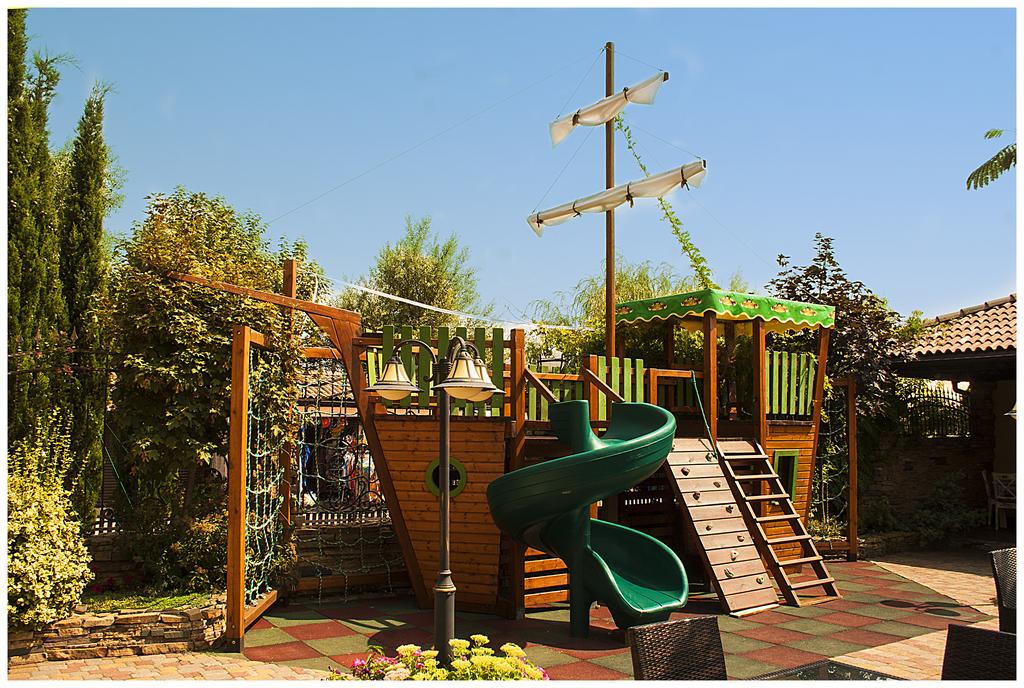 . Гостевой комплекс «TORTUGA». Небуг