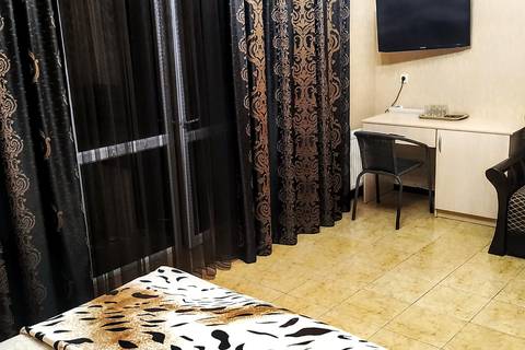 4-х местный номер «Люкс» (32 кв. метра). Гостевой дом "Лазаревское". Лазаревское