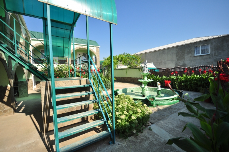 . Гостевой дом Наири. Береговое