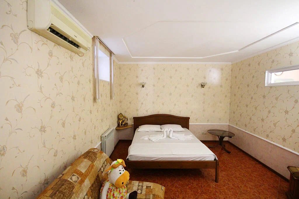 Комфорт №1, №2, №3. Гостевой дом "НАШ ДОМ". Геленджик