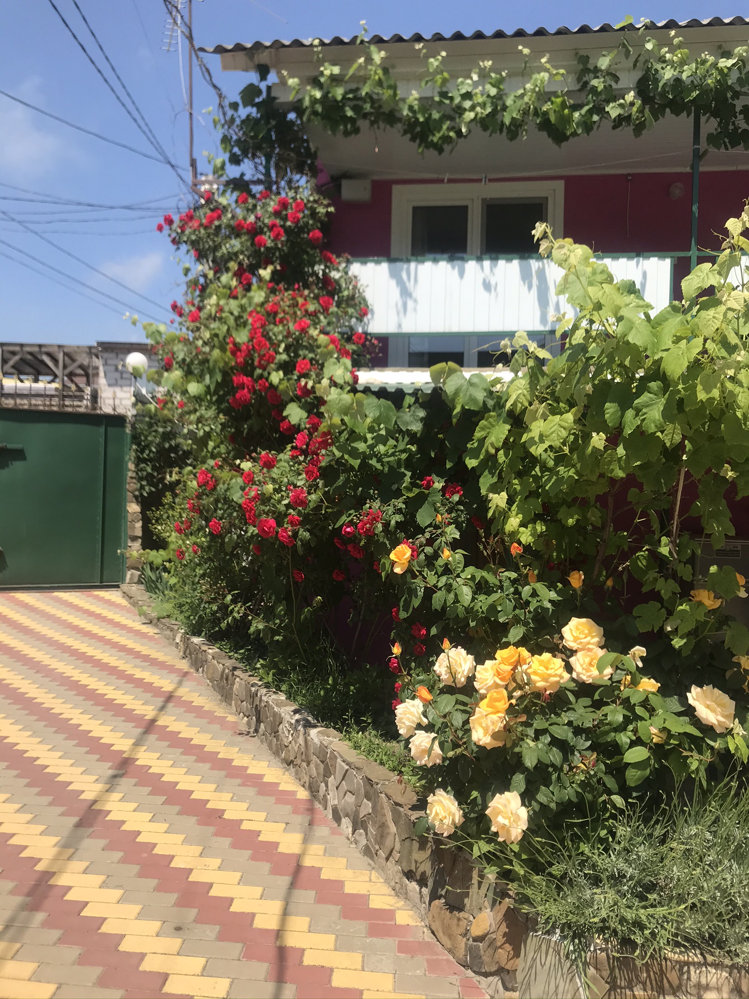 . Гостевой дом У Наталии . Джубга