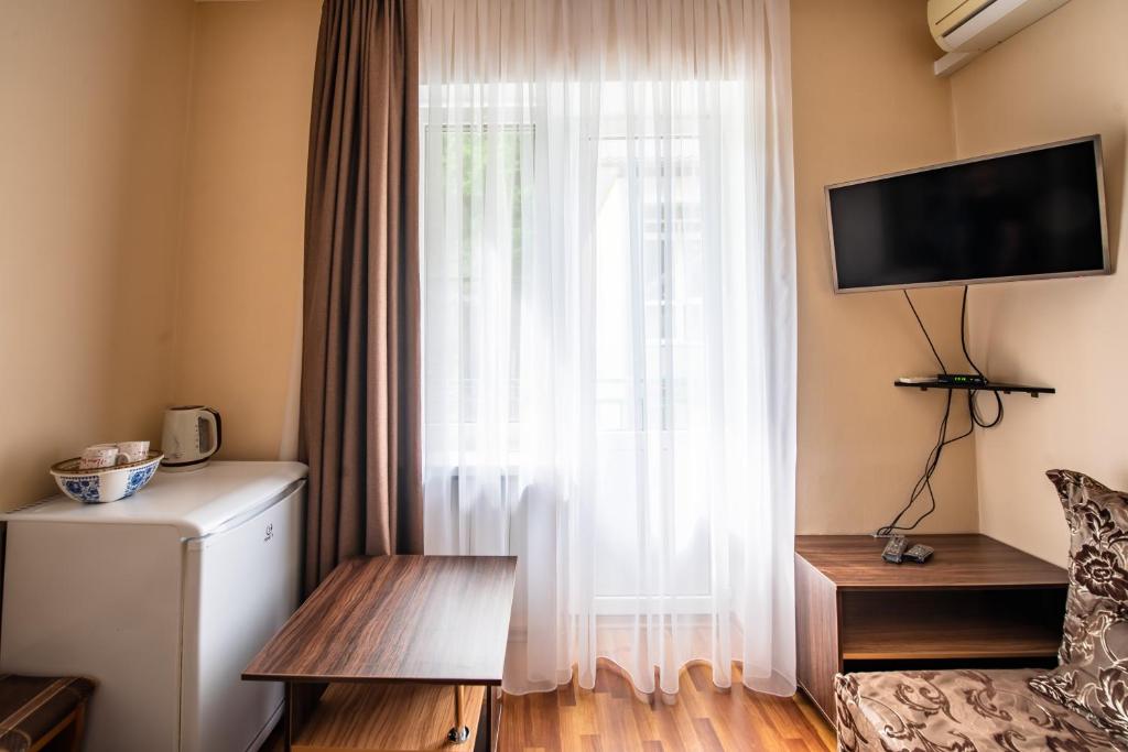 Трёхместный. Гостевой дом "Мария". Лазаревское Трёхместный. Гостевой дом "Мария". Лазаревское