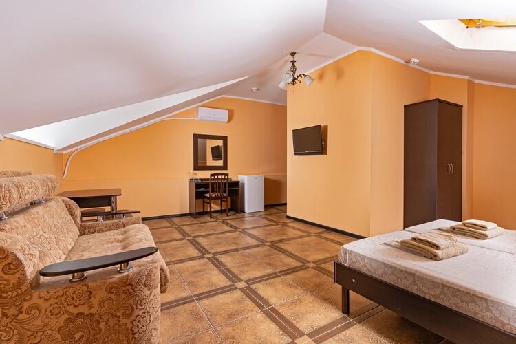 Семейный без балкона. Гостевой дом АНИКСИ. Кабардинка