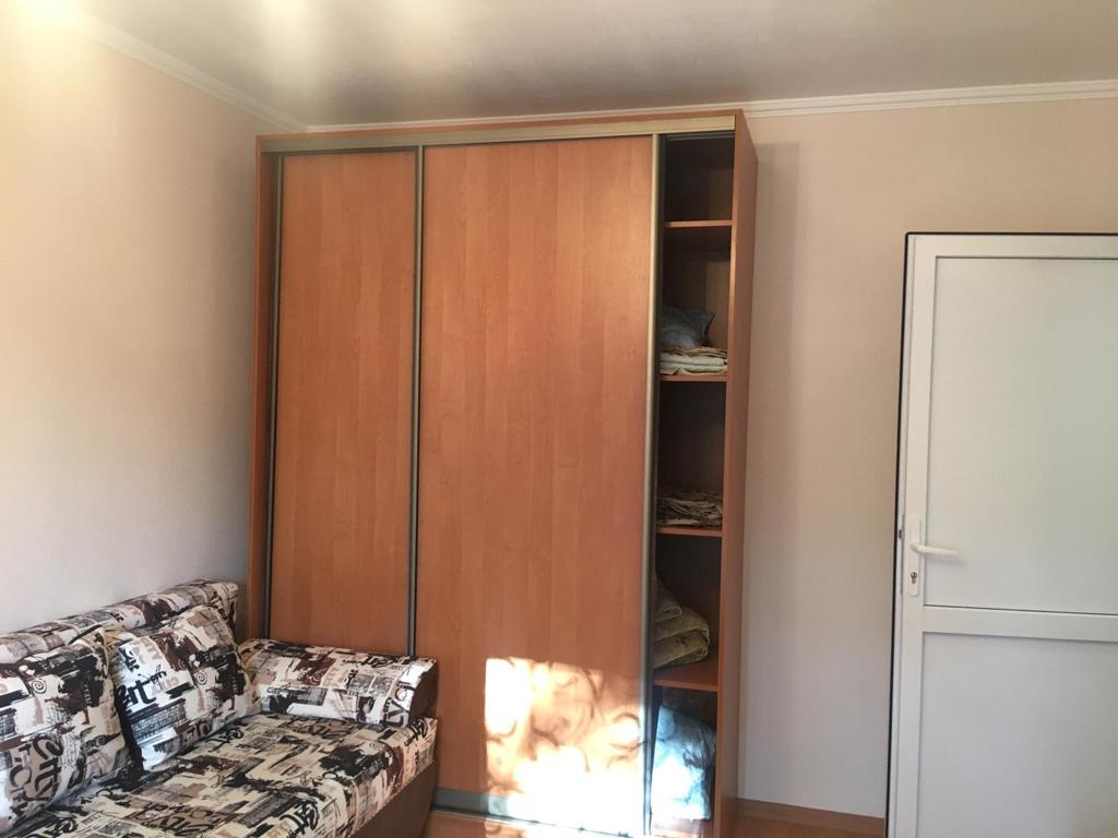 . Квартира в многоквартирном доме Однокомнатная квартира - Сухум. Сухум