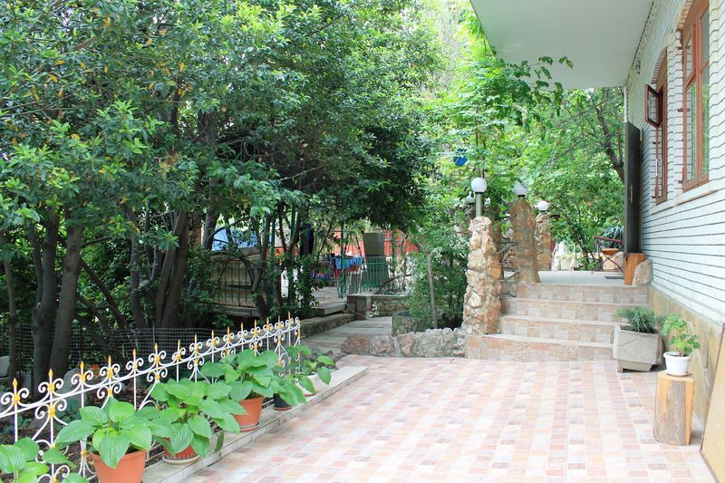 . Гостевой дом «Радмир». Алупка