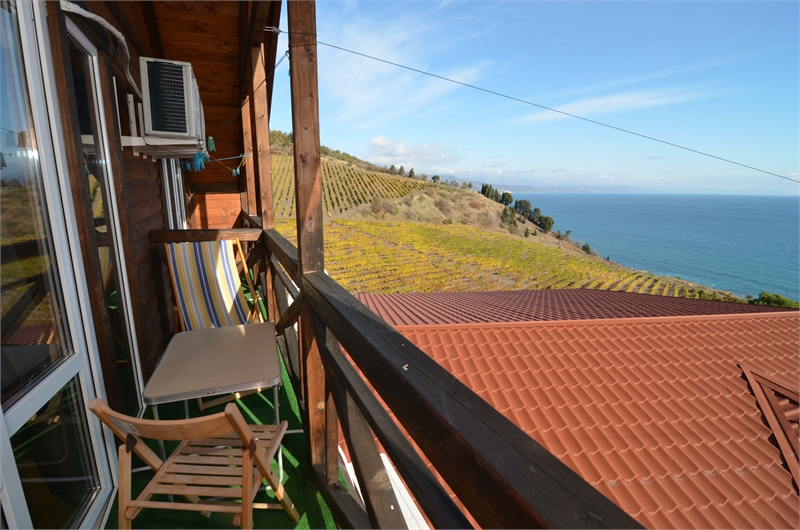 2-местный мансардный супер видовой номер. Вилла «Виола». Алушта