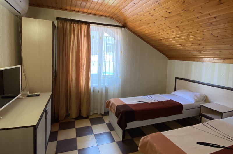 Эконом двухместный. Гостиничный комплекс "Анжелика-Альбатрос". Лоо