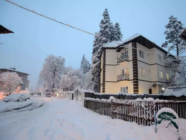 . Отель «GOLD STAR». Домбай-гостиницы