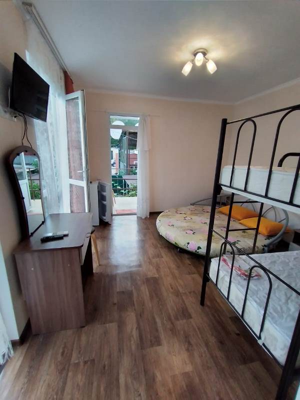 . Частный сектор на Генерала Дбар 16. Гагра