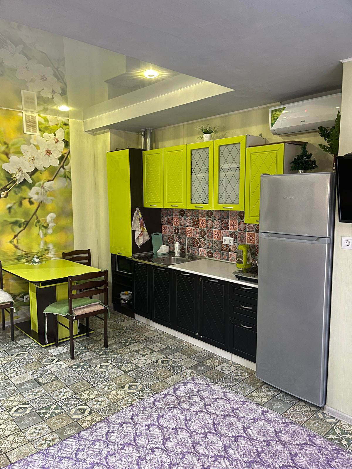 . Квартира в многоквартирном доме Sun Hills. Небуг