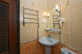 ЛЮКС ДВУХКОМНАТНЫЙ НА 4-Х ЧЕЛОВЕК. Отель "Гостеев на Ореховой"       . Джубга