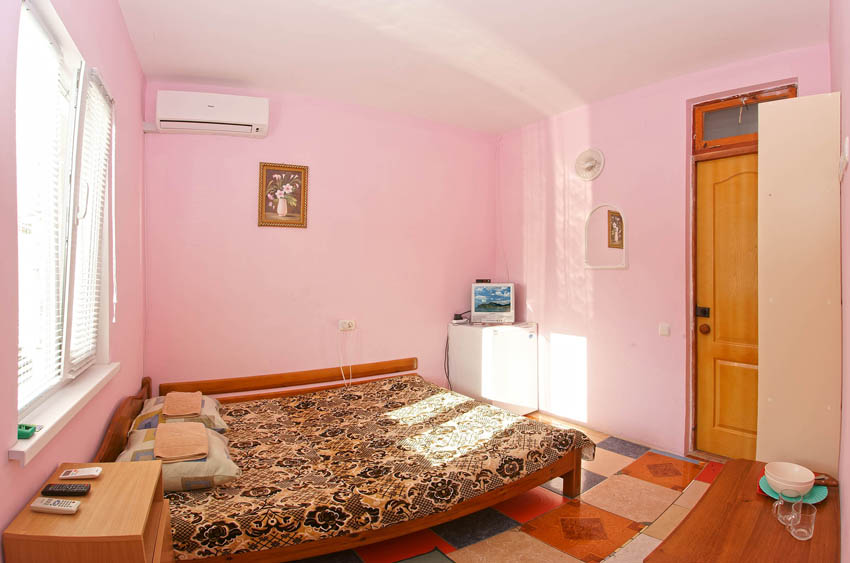 2-местный улучшенный. Гостевой дом «Белый». Саки