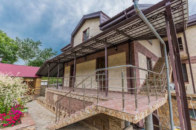 . Гостевой дом 《 Замок Рауля 》. Лермонтово