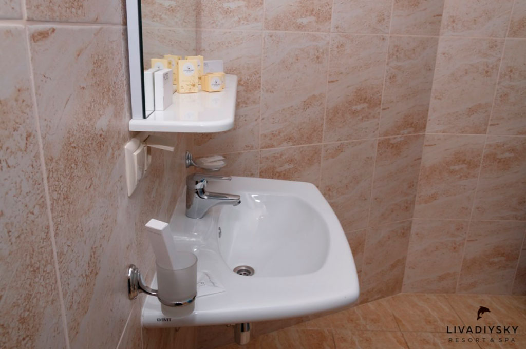 Комфорт Премиум 2-комнатный. Арт-отель «Азор». Ливадия