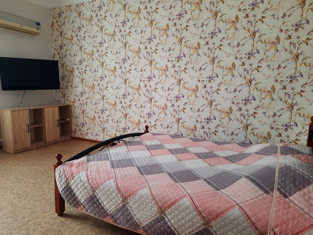 . Частный сектор Большая однокомнатная квартира. Алушта