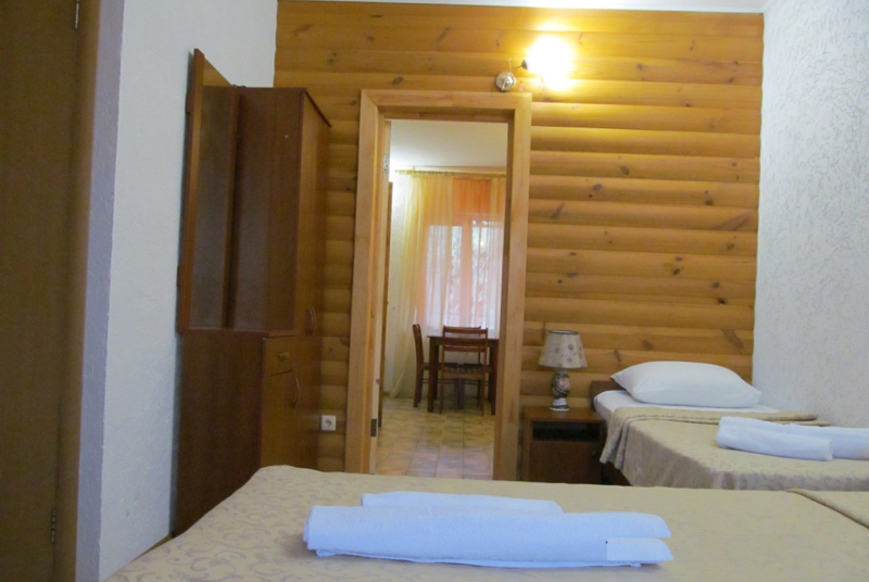 Две комнаты с двумя террасами, оборудованные кухней. Усадьба «Бухта радости». Заозерное