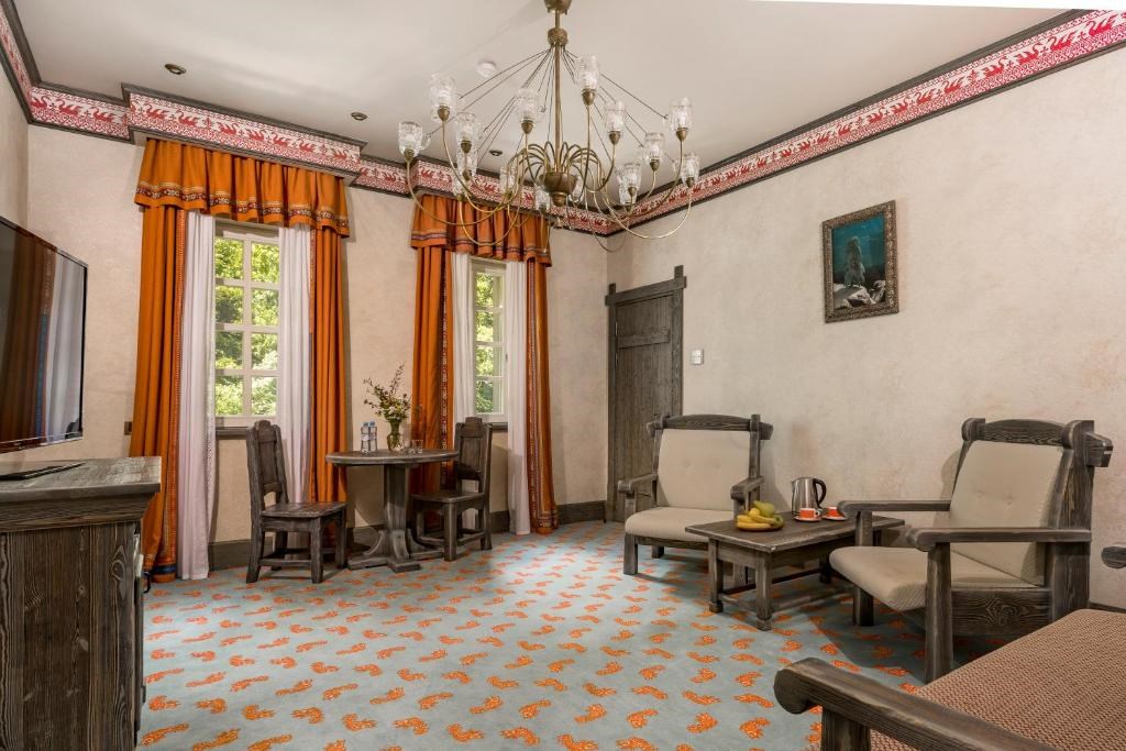 Люкс с видом на реку. Бутик-отель "Кижи". Красная Поляна