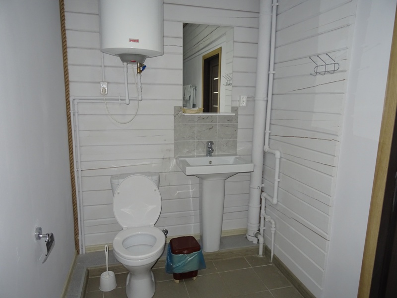 Полулюкс с витражными окнами(с видом на море). Гостевой дом "Золотые пески". Гудаута