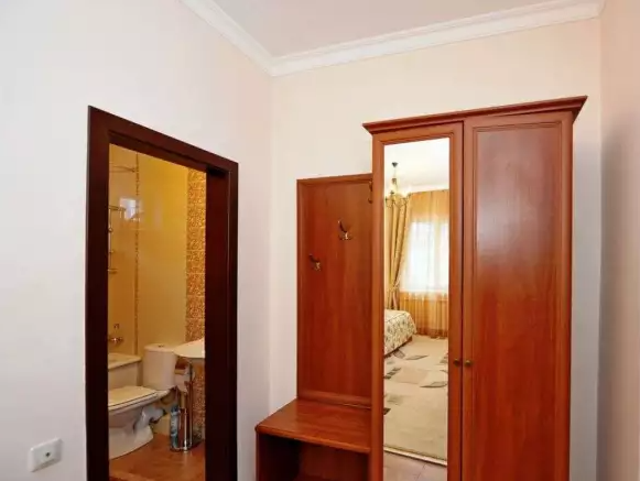 3-х местный «Семейный». Отель «Каприз». Домбай-гостиницы