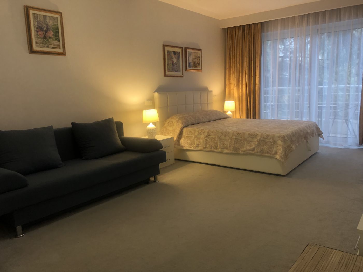 . Квартира в многоквартирном доме Апартаменты . Алушта