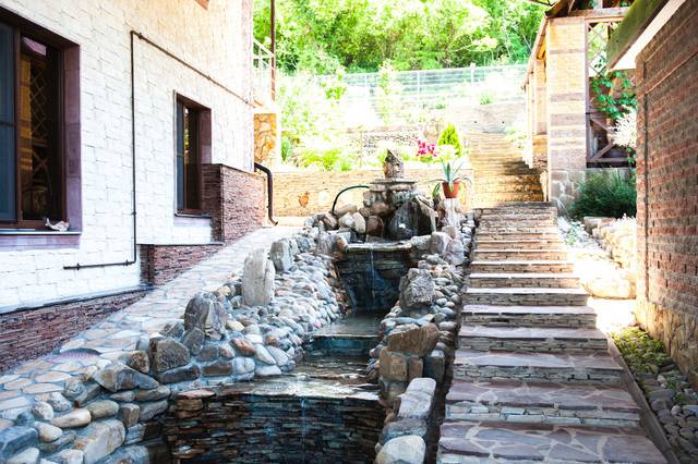 . Гостевой дом 《 Замок Рауля 》. Лермонтово