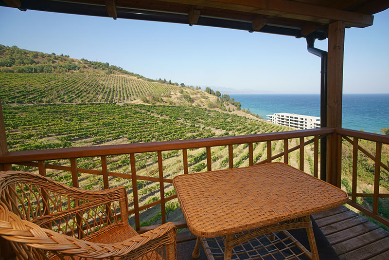 3-местный 2 комнатный с мини кухней. Вилла «Коруна». Алушта