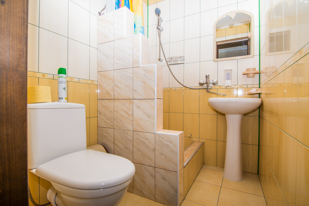 Молодежный. Гостевой дом "Лесные дворики". Гаспра