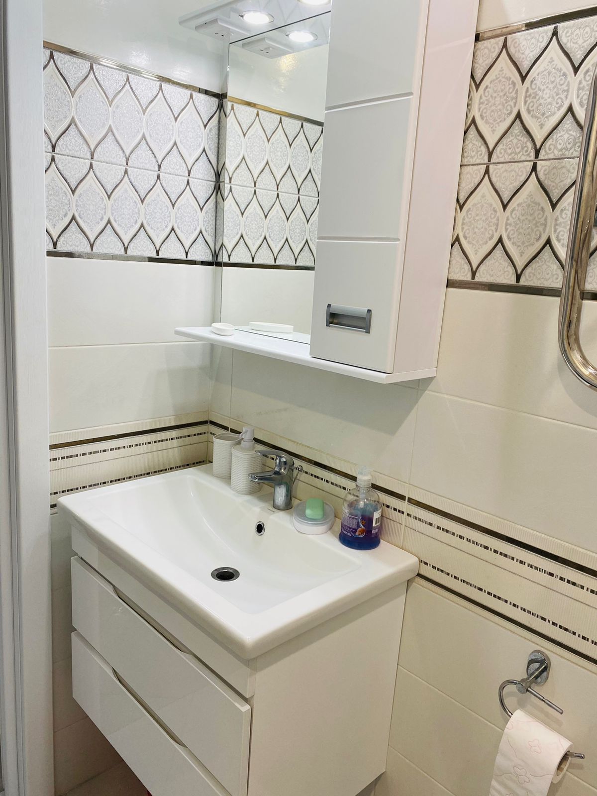 . Квартира в многоквартирном доме Квартира у моря на Мурата Ахеджака 16. Новороссийск