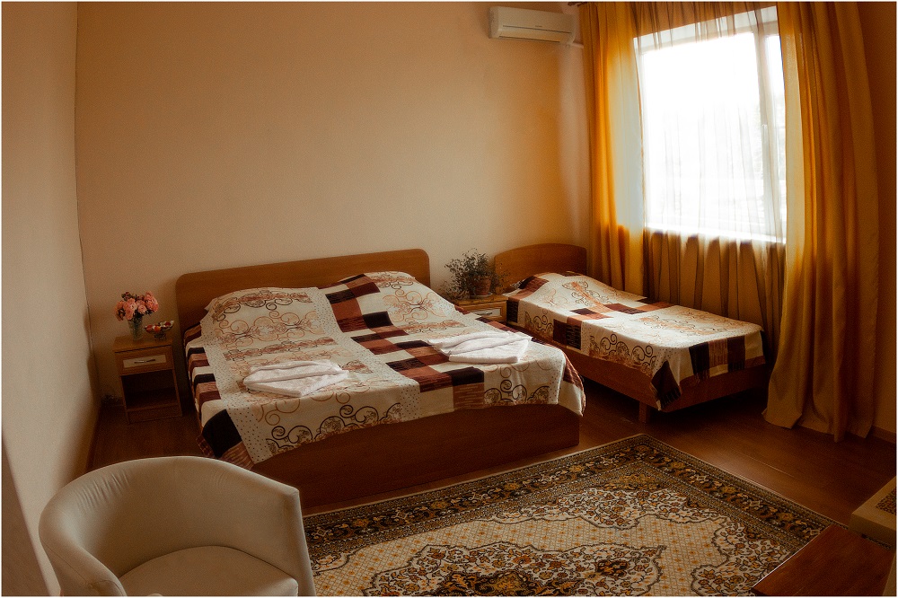 1-комнатный номер 3-местный без балкона. Гостиница Астерия. Ейск