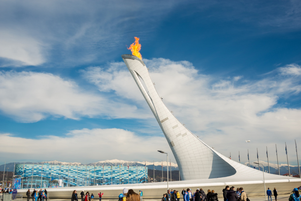Поющие фонтаны в Олимпийском парке Адлера