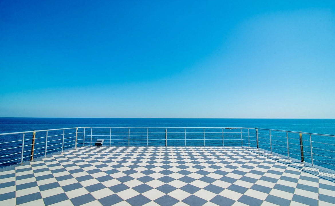 Стандарт (вид на море). Hotel & Osteophaty center "Lotus". Утёс