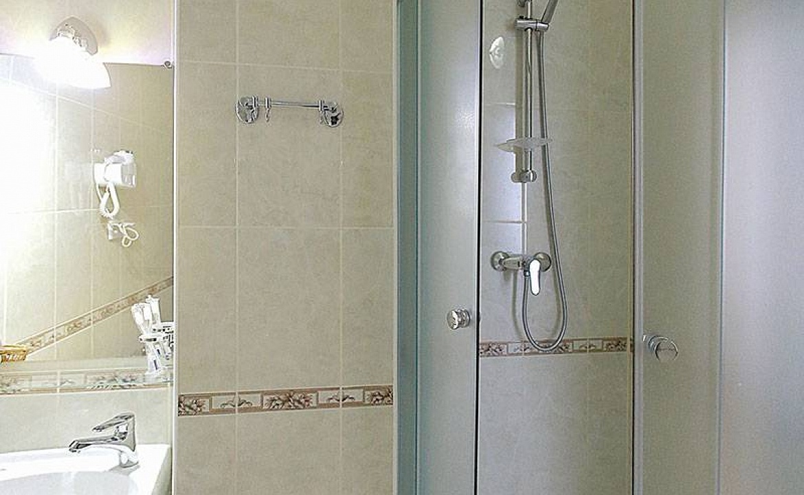 Комфорт плюс, 3 корпус. Гостиничный комплекс «Весёлый Хотэй». Гурзуф