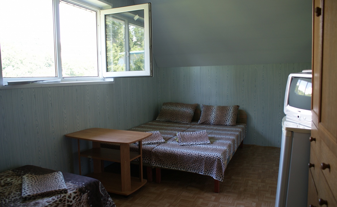 Трехместный номер. Гостевой дом "В гостях у Людмилы". Туапсе