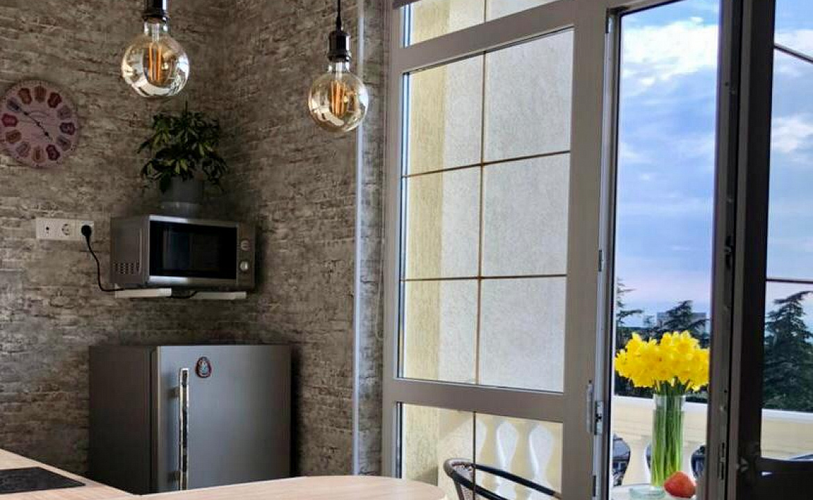 Семейный номер с кухней и видом на море и горы Ай-Петри. Отель Апарт отель "Дуэт". Ялта