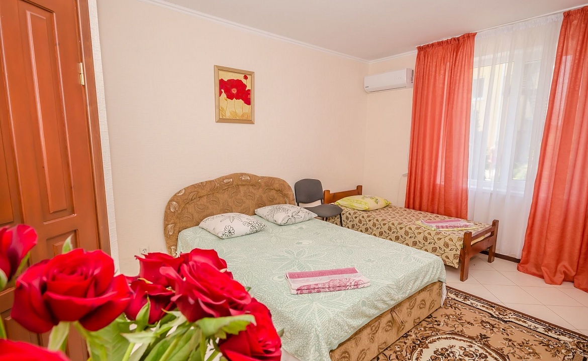 Семейный Стандарт (2 взрослых + 2 детей). Вилла "Любимая". Береговое