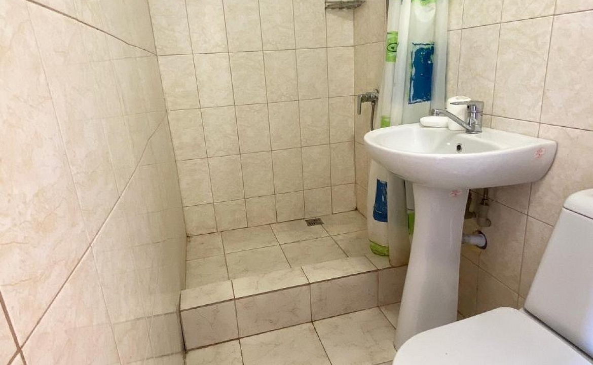 3-Местный номер стандарт. Гостевой дом "Ролан". Новый Афон