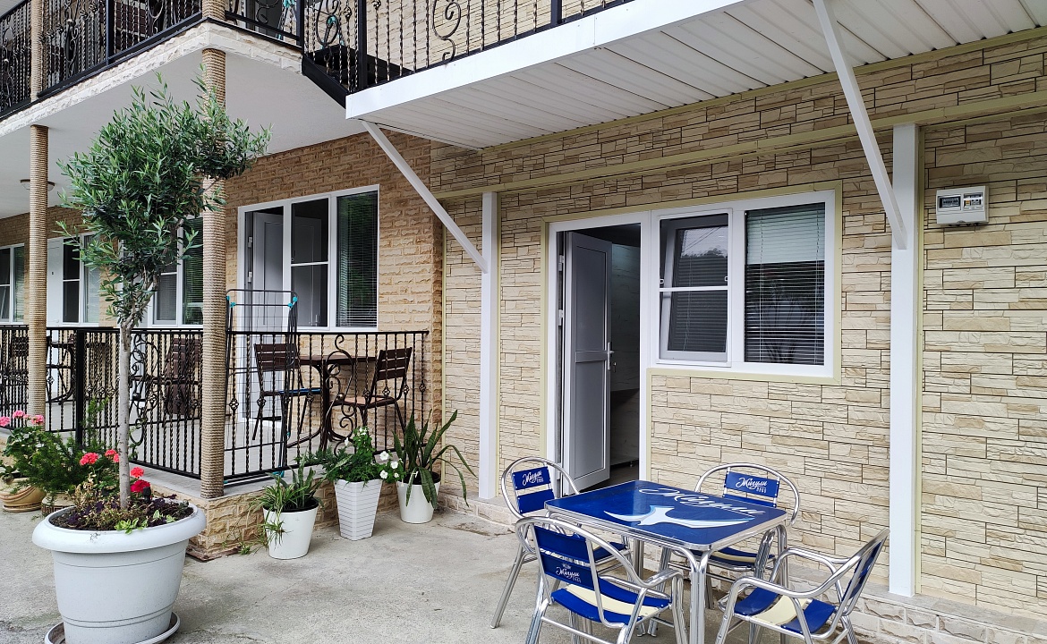 Уютный семейный номер с кухней.. Гостевой дом "Уда-ча". Лазаревское Уютный семейный номер с кухней.. Гостевой дом "Уда-ча". Лазаревское