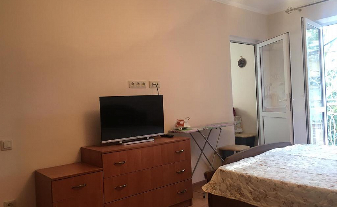 Однокомнатная квартира. Квартира в многоквартирном доме Однокомнатная квартира - Сухум. Сухум