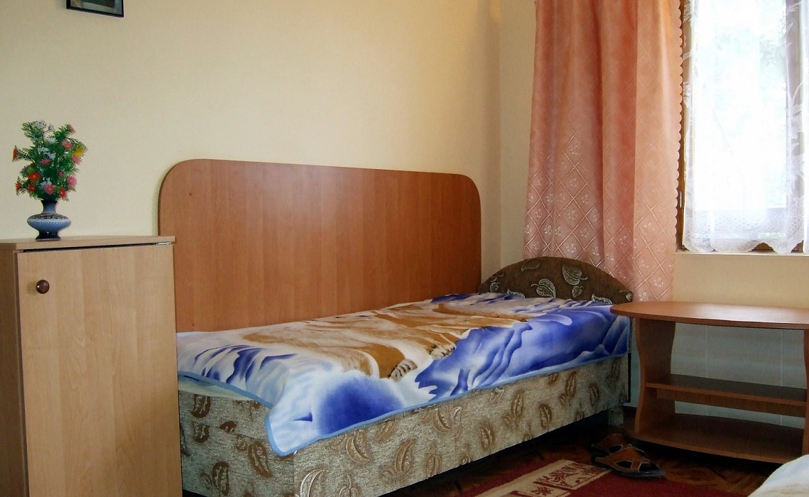 Трехместный номер. Гостевой дом Окуневка. Окунёвка