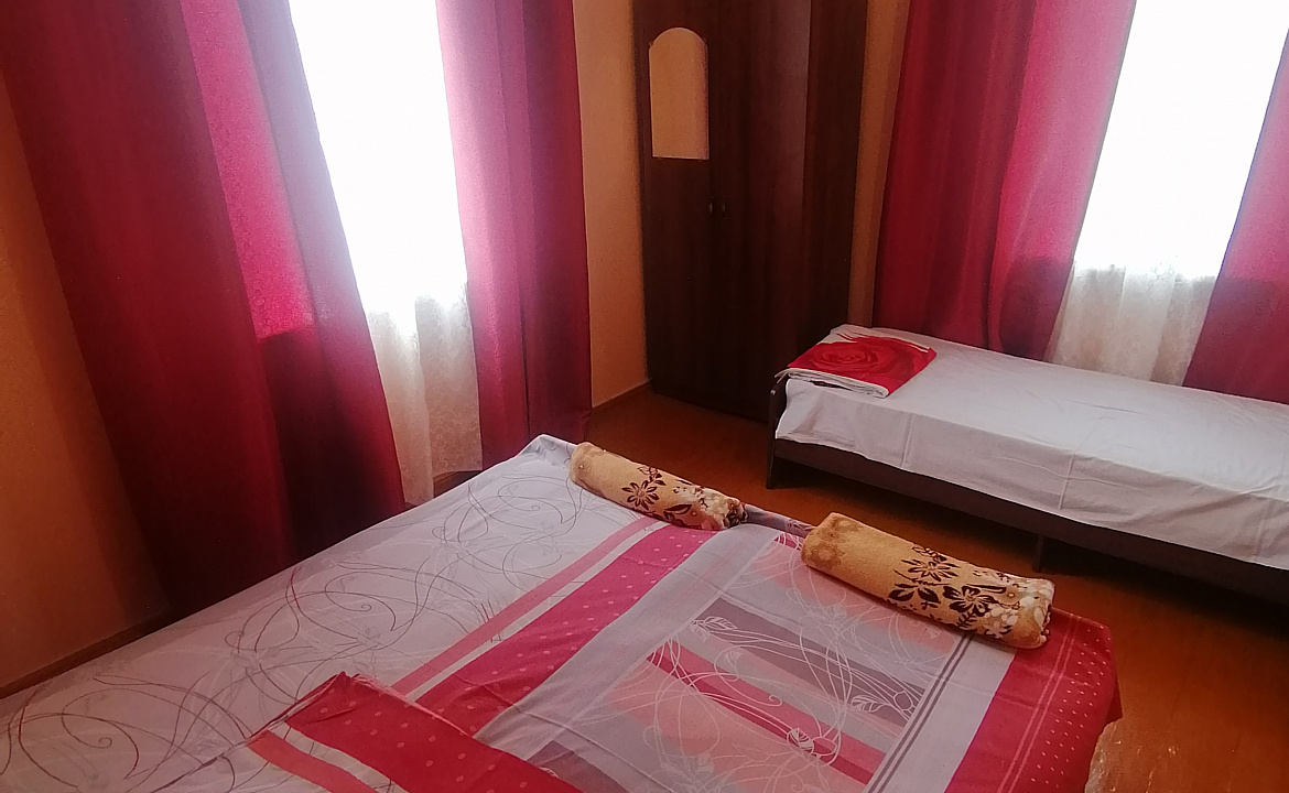 Лавровый лист . Частный сектор Лавровый лист. Новый Афон