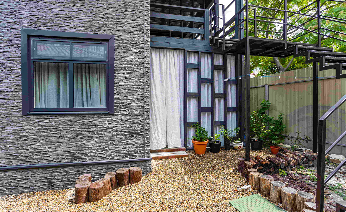 Половина дома (трехкомнатный люкс). Половина дома (трехкомнатный люкс) "У Жоровны". Геленджик Половина дома (трехкомнатный люкс). Половина дома (трехкомнатный люкс) "У Жоровны". Геленджик